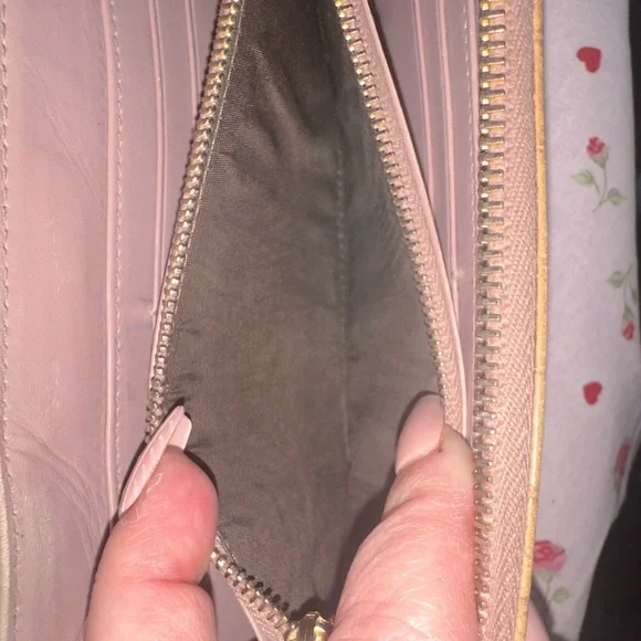 Miu Miu Wallet - Picture 4 of 7